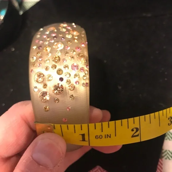 Vintage acrylic frosted bangle bracelet with rhinestones - Picture 3 of 4